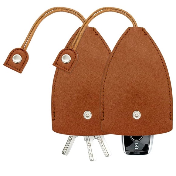 Accessories - NEW 1 Pull Out Elegant PU Leather Car Key Cover